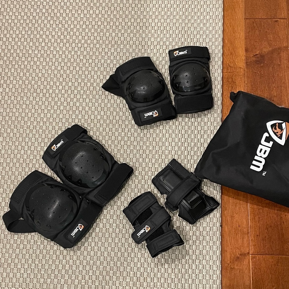 Knee Pads Elbow Pads Wrist Guards 3 in 1 Protective Gear